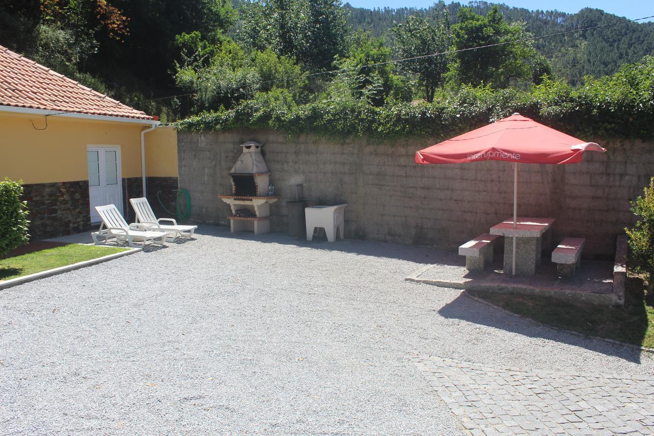 Casinha Dos Cubos Villa Geres Buitenkant foto